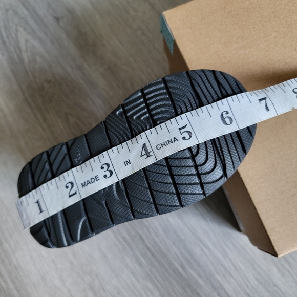 UGG Toddler Puffer Boot Weather Waterproof Boot - Picture 11 of 12